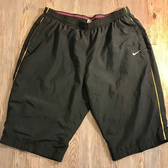 Nike Pants - NIKE BLACK WORKOUT ATHLETIC SHORTS L 12-14